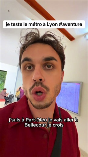 pecresse met de l’eau dans le métro jsp