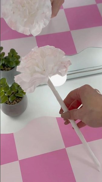 Turn Toilet Paper Into a Flower 🌸 Easy DIY Decor