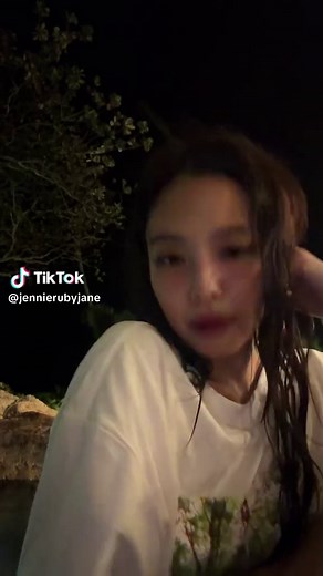 🧛‍♀️ | jennie