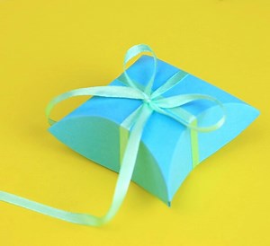 DIY Tiffany Style Gift Box Full video: http://bit.ly/2nqfAtx | Troom Troom