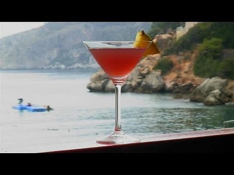 How To Mix A Pineapple Rum Cassis Cocktail