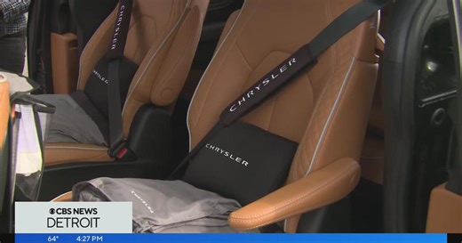 A look inside the 2023 Chrysler Pacifica with a Calm Cabin package