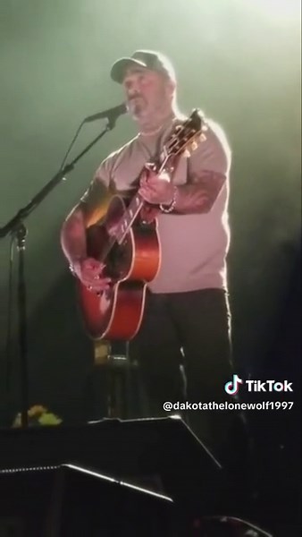 Aaron Lewis Crawling (Linkin Park cover) Live #aaronlewis #aaronlewisrocks #aaronlewislive #aaronlewisfan #aaronlewiscover #aaronlewiscovers #linkinpark #linkinparkcrawling #linkinparkcrawlingcover #iloveaaronlewis #coversong #coversongs #livemusic #liveperformance #crawlingcover