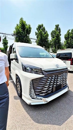 2025 Toyota HiAce 9-Seater Bespoke Edition – Cream leather interior with swivel front-row captain seats. Powered by a 3.5L V6, 282 hp. Luxury, comfort, and performance in one premium van. #ToyotaHiAce #LuxuryVan #CustomHiAce #BusinessVan #ExecutiveTravel | Auto Sledge