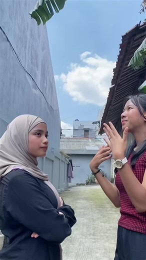 Emina UV Sunscreen Gel: Glow Your Way!