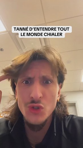 풁푨푪푯 푺푪푶푻푻 on Instagram: "« Sacrer mon camp-Zach Scott » disponible partout ⚜️ #pourtoi#quebec#classique"