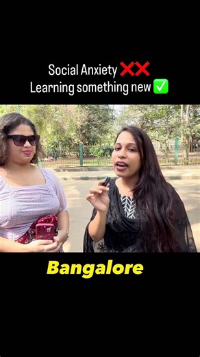 Learning Bengali from a stranger! India has so many amazing languages. Do you know Bengali? #india