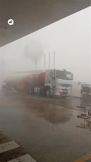 A wet downburst is hitting southern Alicante province, Spain. Winds of over 100 km/h and significant damage have been reported. | Meteored