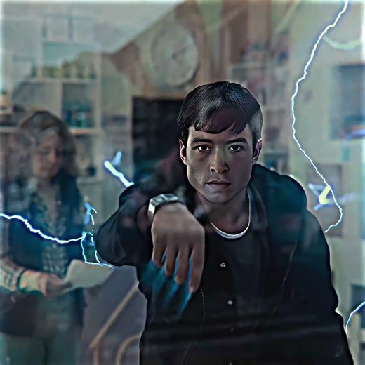 Flash saves his girlfriend