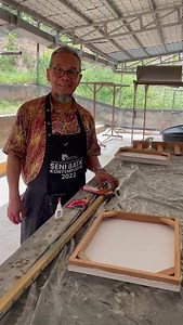 12K views · 552 reactions | BUat batik guna blok kertas MUngkin boleh diusahakan tanpa MODAL YANG BANYAK MUNGKIN PERCUMA Bahan.. Kertas tebal Kotak nipis Dan susun ikut kesukaan MUDAHNYA MEMBUAT BATIK | Ismail Batik Art Resources | Facebook
