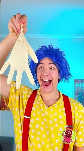 Papa a fait un bricolage Milk-ilicious pour que je puisse jouer 🐄 🥛