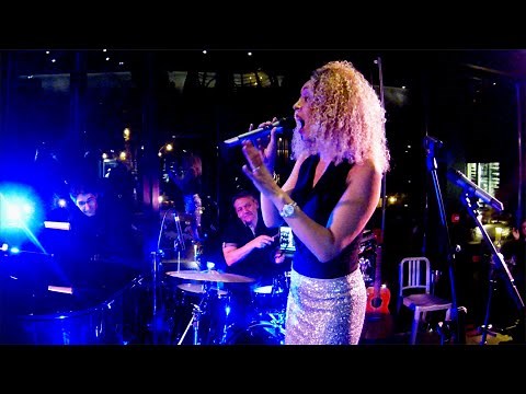 Groupe de Musique Actuelle Soirée Mariage | Jessie Fasano | Back to Black