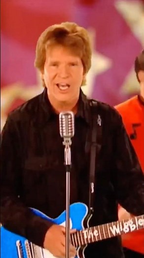 Part 2 of John’s collaboration with The Wiggles (2004), here’s “Rockin’ Santa!”🎄