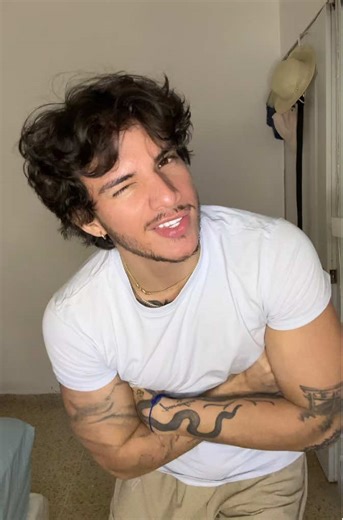 wink at me and smile 😊 | Wink