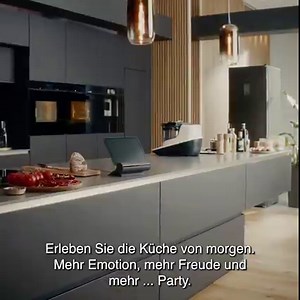 Die Küchengeräte schmeißen eine Party ohne dich? Das geht nur mit den neuen BSH-Innovationen, die wir gerade auf der IFA Berlin vorgestellt haben. Erlebt mit uns die smarte Küche: | BSH Home Appliances