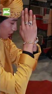 ဒုတိယနေ့ ပွဲကို ရွှေရောင် ဝတ်စုံနဲ့ ပွဲထွက်လာတဲ့ စမ်းရေမိုး