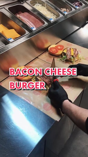 Johnny’s Burger Company op TikTok
