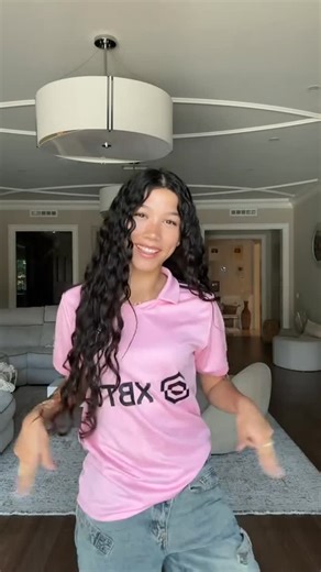 Txunamy on Instagram: "Going live on Twitch in 30 minutes ✨ twitch/txunamy ✨"