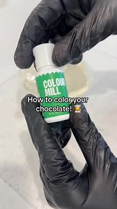 How to color your chocolate! • personally in my opinion the best oil based colors are from @Colour Mill 🌈 this is the only brand of coloring that I use, I highly reccomend! use code XOSIMPLYSWEEET to save $$ • • ##chocolatecoveredtreats##chocolatecoveredoreos##makeanorderwithme##treatmaker##baker##treatmakersoftiktok##bakinghacks##tutorial | xosimplysweeet