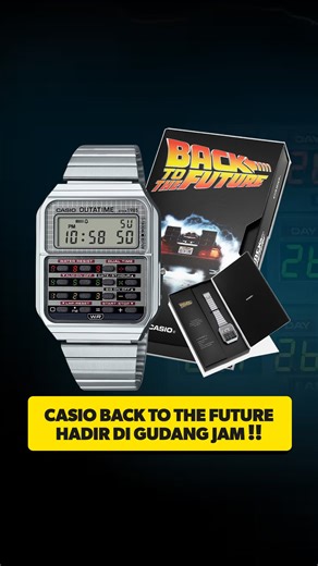 Casio CA-500WEBF, edisi spesial untuk memperingati Anniversary Back to the Future yang ke-40 tahun! Dari jam tangannya sampai packaging, semuanya didesain khusus dan super unik. Worth it buat koleksi? Share pendapatmu di komentar! Mau cari jam tangan 𝐎𝐑𝐈𝐆𝐈𝐍𝐀𝐋 & 𝐁𝐄𝐑𝐆𝐀𝐑𝐀𝐍𝐒𝐈 𝐑𝐄𝐒𝐌𝐈 ??? 👀 👉🏻 Scroll aja @gudangjamkatalog yuk 👌 👉🏻kunjungi profil kami dan check highlight untuk promo bulan ini! 🔥🥰 #casio #casiooriginal #backtothefuture #jamtangan #casioxbacktothefuture | Gu