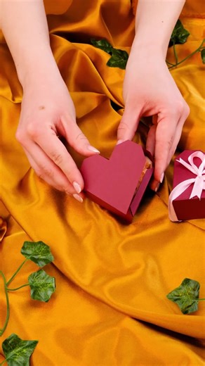 5-Minute Crafts | Fold your love into a heart-shaped paper box 💕 Easy & cute! #5minutecrafts #diyheartbox #papergiftbox #craftylove #giftwrappingideas | Instagram