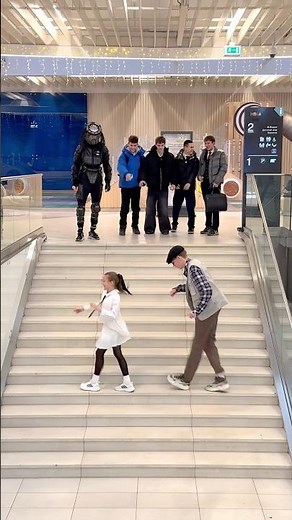 WALKING DANCE STAIRS 🔥🔥 Девочка Удивляет на Лестницах 😱⭐️