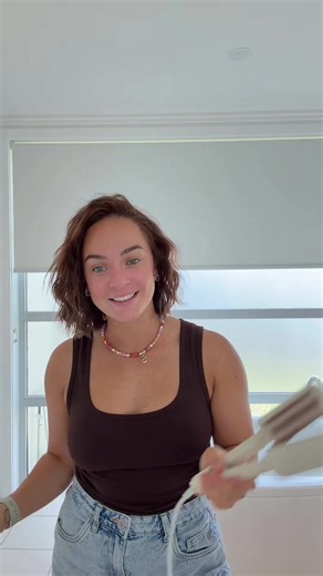 Simple Wavy Hair Tutorial for Bob Styles