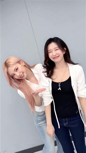 #윤가이 님과 #예지 의 동갑내기 #MottoChallenge 👭 #ITZY #YEJI #YOONGAI #ITZY_Motto ‪@gaiyoon‬