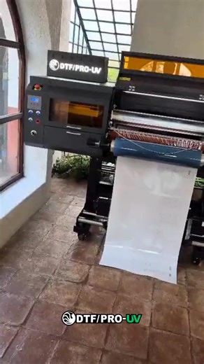 Instalando plotter industrial para escudos textiles 3D y stickers: DTF/PRO-UV - Octopus DTF/PRO