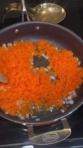 This in from @heyqray: 🔸 I’ve Been Craving Soup and Tomato Basil is one of my Faves, with a side of Garlic Toast of Course. With this being one of the Highest in Sodium, I decided to make it myself and Besides.. Fresh Taste Best. | Gotham Steel Pans