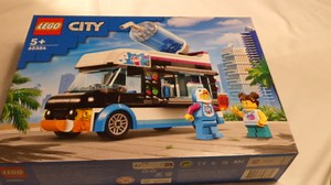 Building and Reviewing Fun LEGO Penguin Slushy Van
