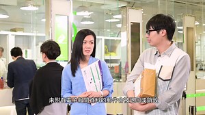 【寄郵件去美國必讀！】 6月1日起投寄前須電子報關 因應美國政府要求，所有寄去美國嘅郵件（除小型及大型信件外）喺6月1日開始都需要喺投寄前，上香港郵政「郵件清關易」 網站（https://bit.ly/2wa4qen）、手機app，或者郵局內嘅自助報關設施預先提交電子報關資料先可以寄出！俾個tips你，「郵件清關易」網上平台可以一站式輸入報關資料同Print埋張投寄表格，整好晒先去郵局投寄就最方便！ 提提大家，如果冇電子報關資料嘅郵件會被要求補返電子報關資料或退返俾寄件人。記住呀，如果冇寫回郵地址，或者香港郵政聯絡唔到寄件人，郵件會被銷毁，而且郵費將唔會退還。即係去片，等 方健儀 Akina Fong Step by Step 教大家點做啦！ 詳情可登入 https://bit.ly/2HyiKUj 了解更多。 #香港郵政 #郵件清關易 #寄郵件去美國 #電子報關 | TOPick 新聞