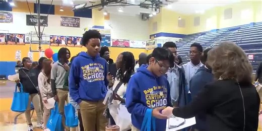 Canton High School reality fair highlights push for financial literacy requirement in Mississippi