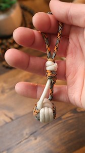 Paracord Monkey's Fist Keychain #paracord #fidgets #paracordkeychain #hobby #paracordweaving | Paracord Weavers