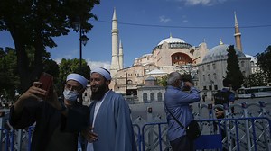 Turquie: Sainte-Sophie ouverte aux visiteurs en dehors des heures de prières musulmanes