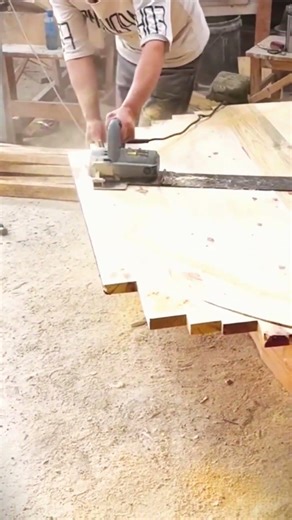 The craftsman's clever technique of precise circular cutting #shorts