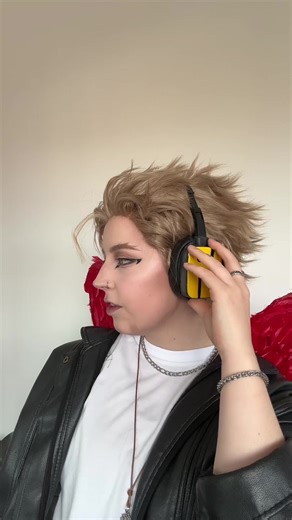 Hawks Cosplay Tutorial: Finalizing Headphones and Wings