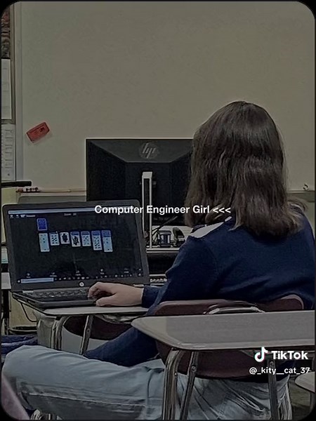 Computer Engineer Girl: Aesthetic Video Showcase