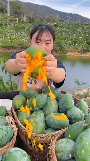 Enjoy Beautiful Juicy Mango🥭