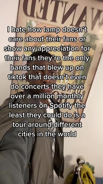 Lamp Band Fans Yearn for Concerts Worldwide