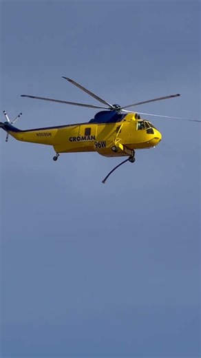 #aerial#firefighting#air #aviation this Sikorsky S-61 helicopter flew over yesterday #aircaft