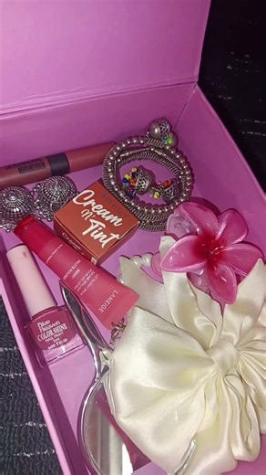 Rakhi gift ideas for Sister #dpzforgirls #snapchat #fashion #rakhispecial #rakhigifts #brosisstatus