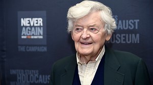 NYT: Hal Holbrook, Emmy and Tony-winning actor who portrayed Mark Twain, dies at 95