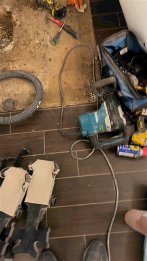 8 comments | New drain and mud pan installation #FacebookReelsContest #BathroomRemodel | Eber O Guevara | Facebook