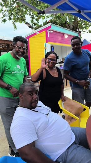 Brownes Beach in Barbados—where history meets paradise! 🌊 This stunning stretch of sand has long been a favorite for locals and visitors alike. We discovered @Brownes Beach246 , a brand-new spot that just opened last week, owned by the amazing Ricky and Shaun. The vibe was so nice that we came back twice! We indulged in delicious Bajan dishes with a twist—think Fried Cou Cou, salt fish, fish cakes, and chicken curry. 🍽️ The rotating menu is going to be incredible. The energy, music, and people