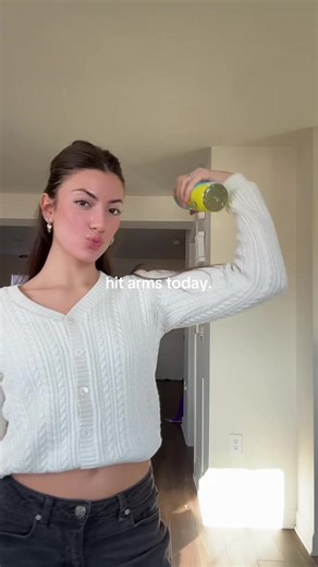 this is what we mean when we say we’re going to work out #lemonwater #lemonperfect #milkshake #armday #gym