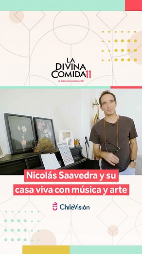 ¡Mucha música y arte propio! ✨ Nicolás Saavedra estuvo en #LaDivinaComida y se dio el tiempo para mostrarnos algunos espacios de su casa 😍 Instrumentos musicales, collages hechos por él y amplios espacios dan vida a su hogar 🏠 | Chilevisión