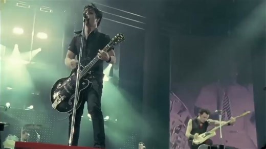 Green Day Live Performance in Milton Keynes 2005
