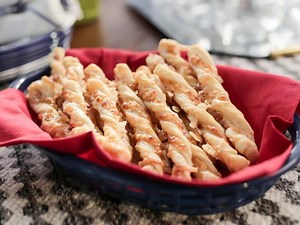 Crunchy Manchego Fig Straws