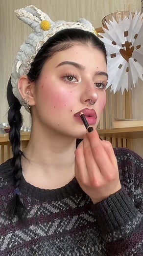 making pimples look like beauty marks >>>